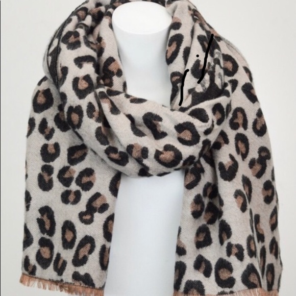 New Leopard Print Oversized Blanket Scarf 🧣 - Picture 2 of 2